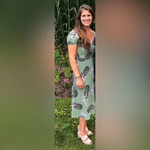 Muted pineapple midi. Darling tie back.